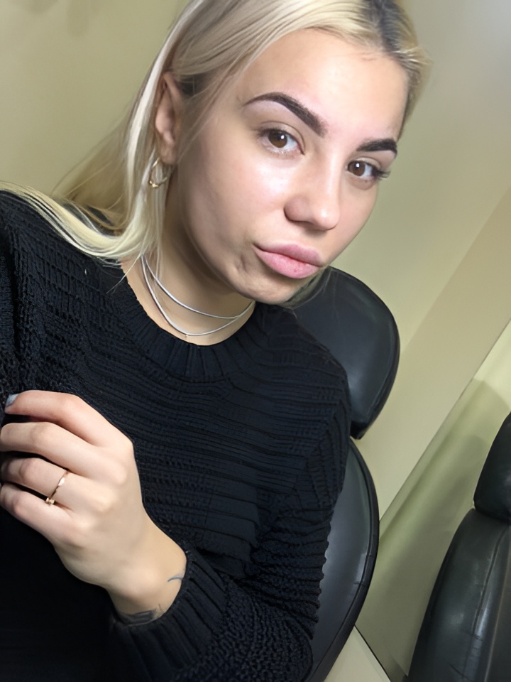 Арина привлекательная девушка из Нижневартовска цена от 10000 руб