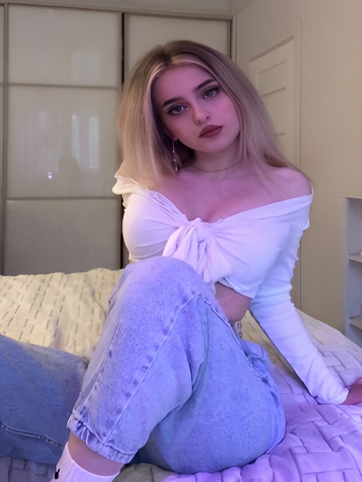 Роксана привлекательная девушка из Нижневартовска цена от 2500 руб