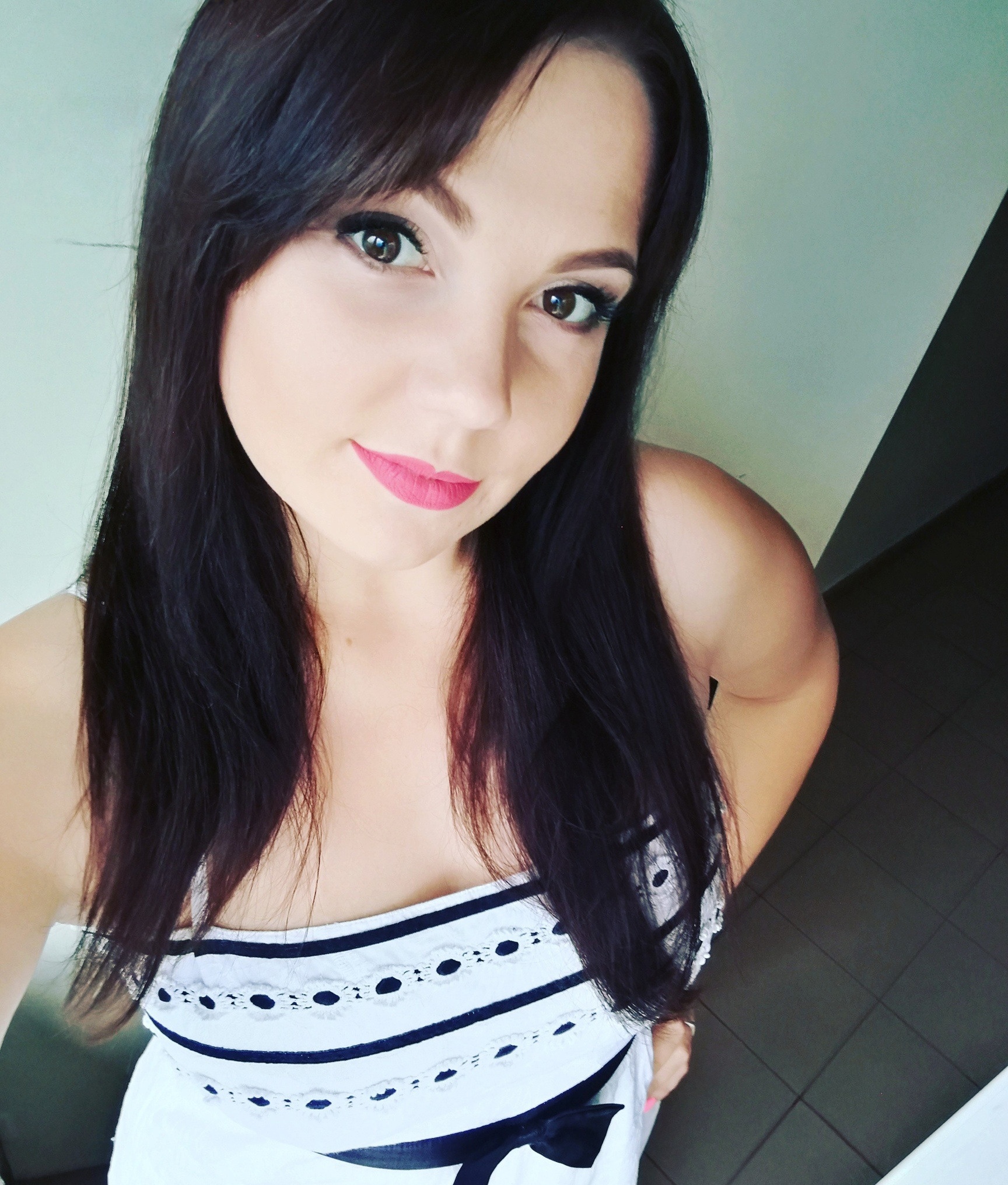 Анна привлекательная девушка из Нижневартовска цена от 3000 руб