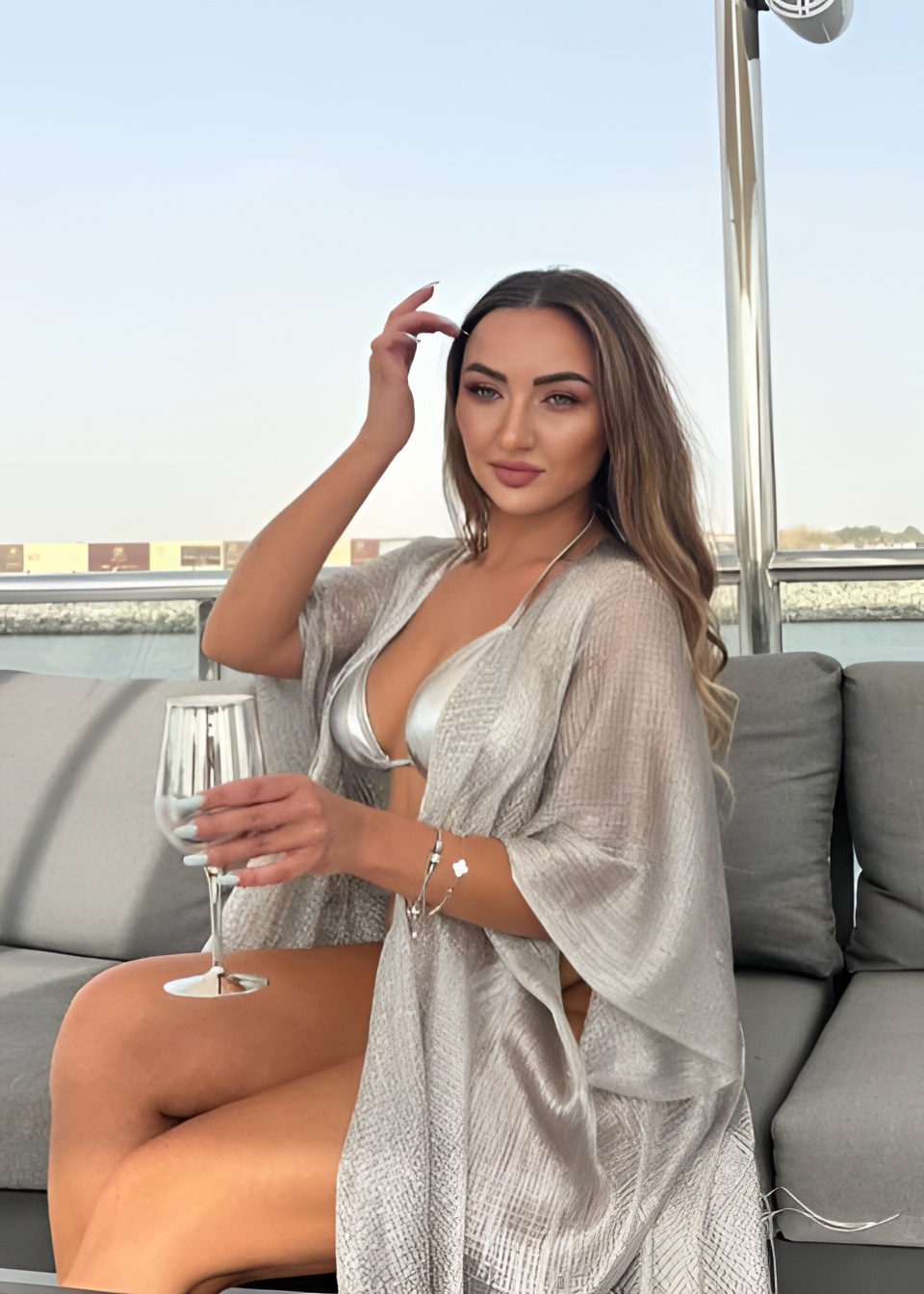 Лолита привлекательная девушка из Нижневартовска цена от 18000 руб